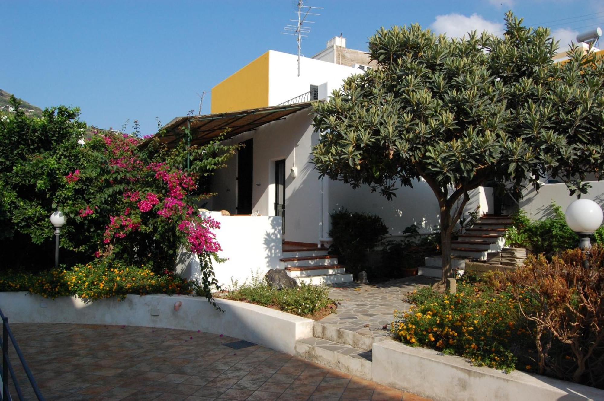 Residence Hotel Baia Portinenti Lipari  Exterior foto