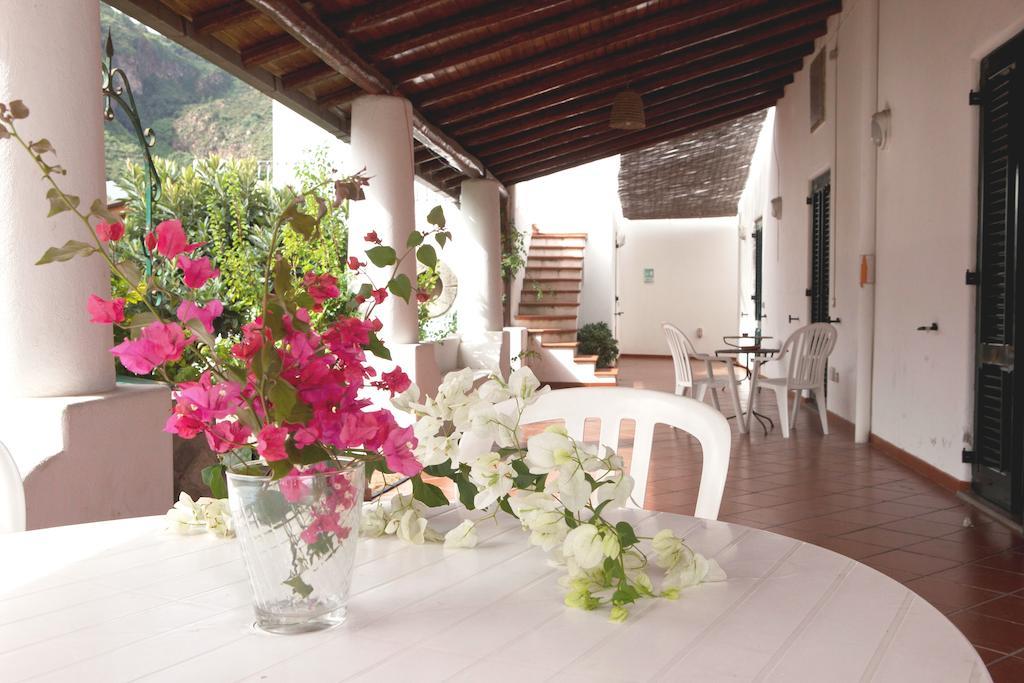 Residence Hotel Baia Portinenti Lipari  Exterior foto